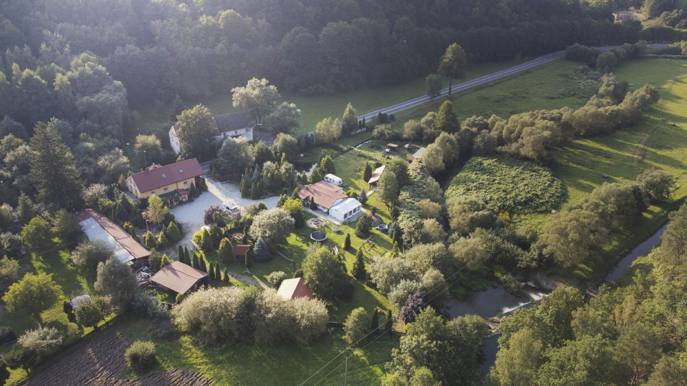 Usługi dronem - Tworzenie filmu dronem dla agroturystyki Eden